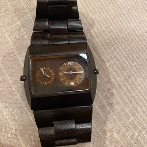 Wewood black Jupiter watch